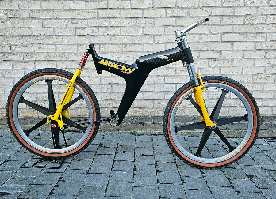 Arrow HPR 1997 view 2
