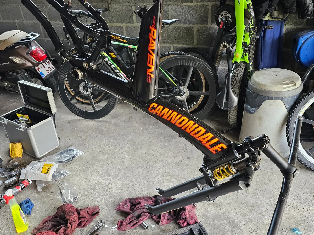 Cannondale super V Raven 2000 1996 view 9