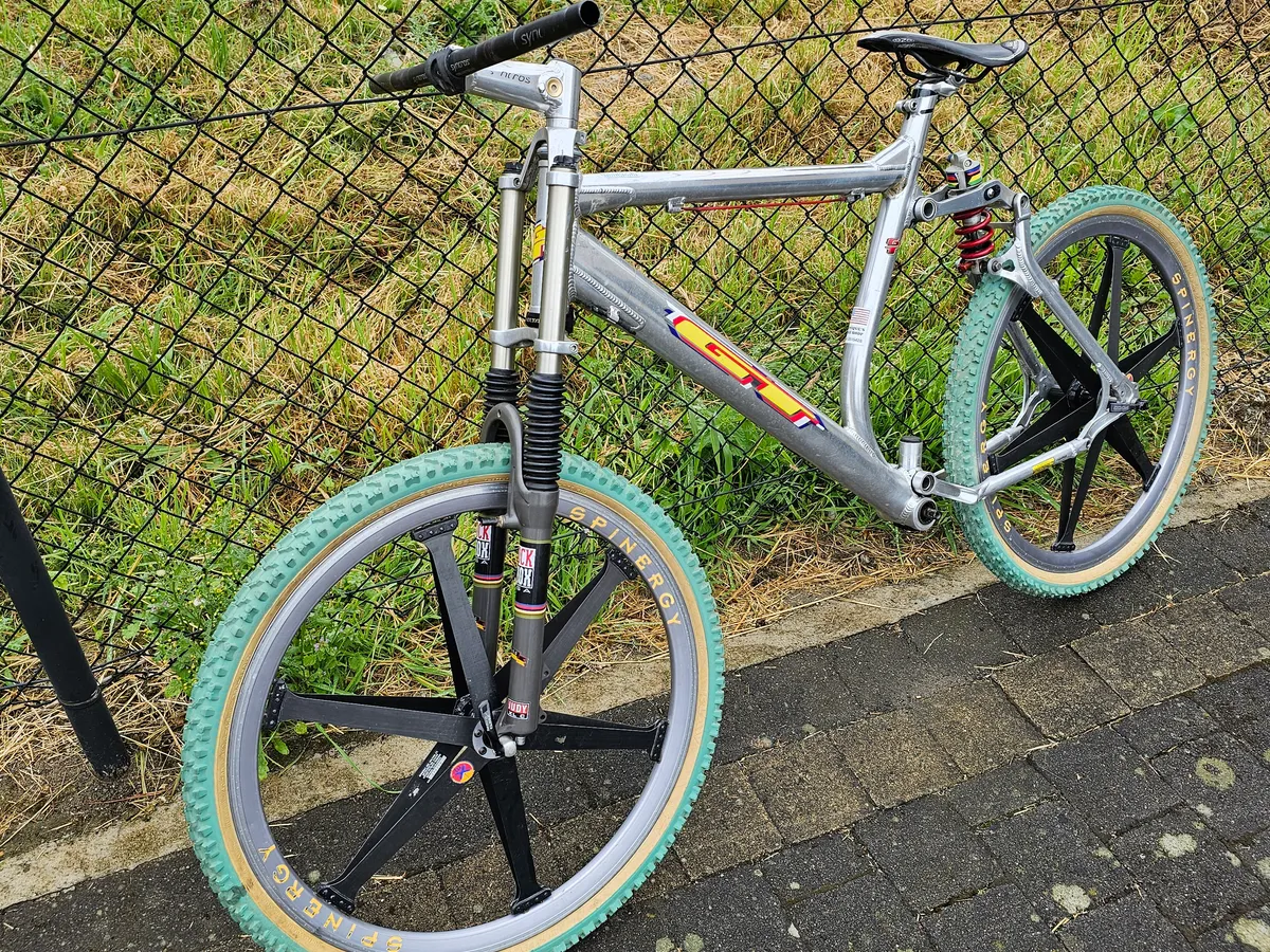 GT LTS 1998 view 7
