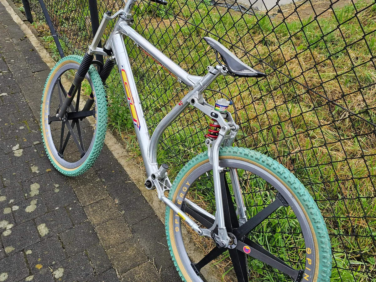 GT LTS 1998 view 8