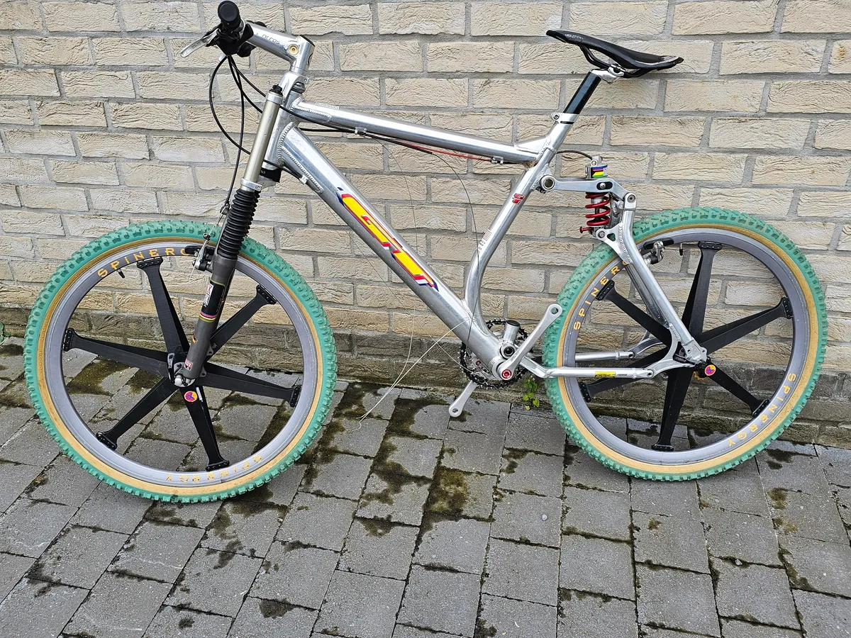 GT LTS 1998 view 13