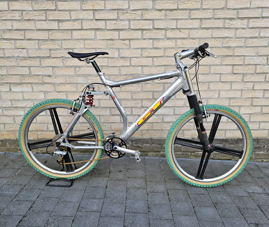 GT LTS 1998