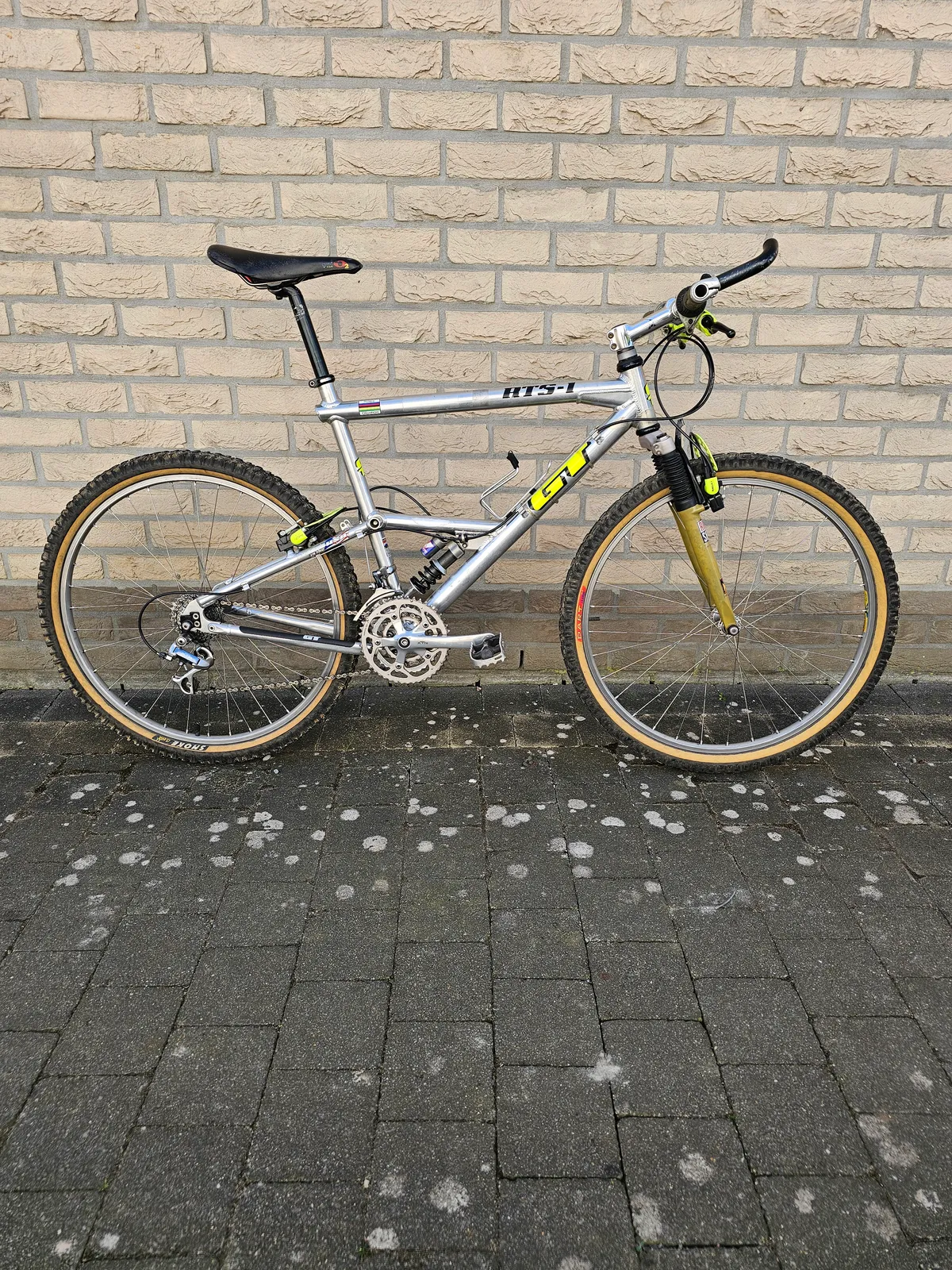 GT RTS 1 1994 view 3