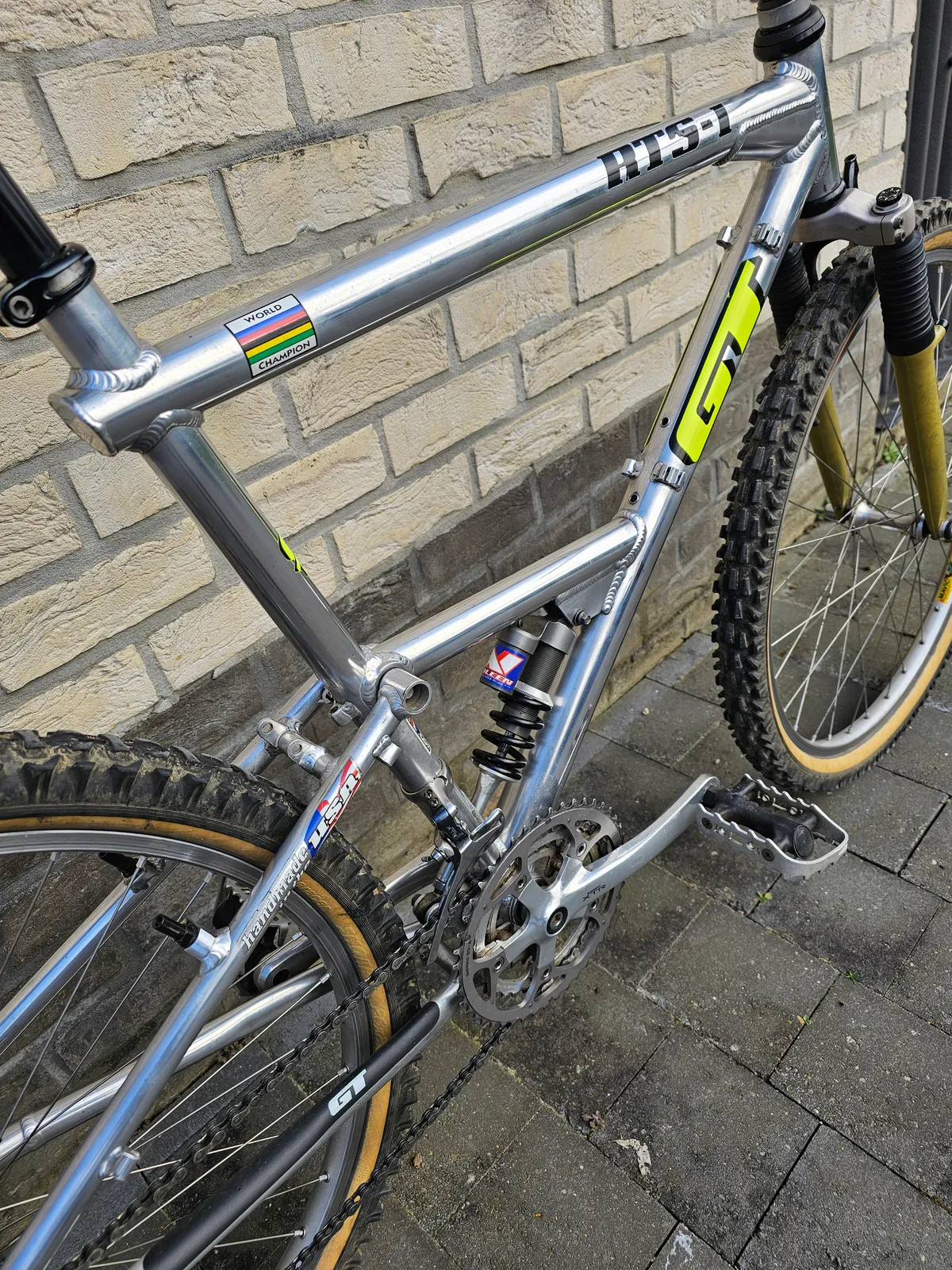 GT RTS 1 1994 view 8