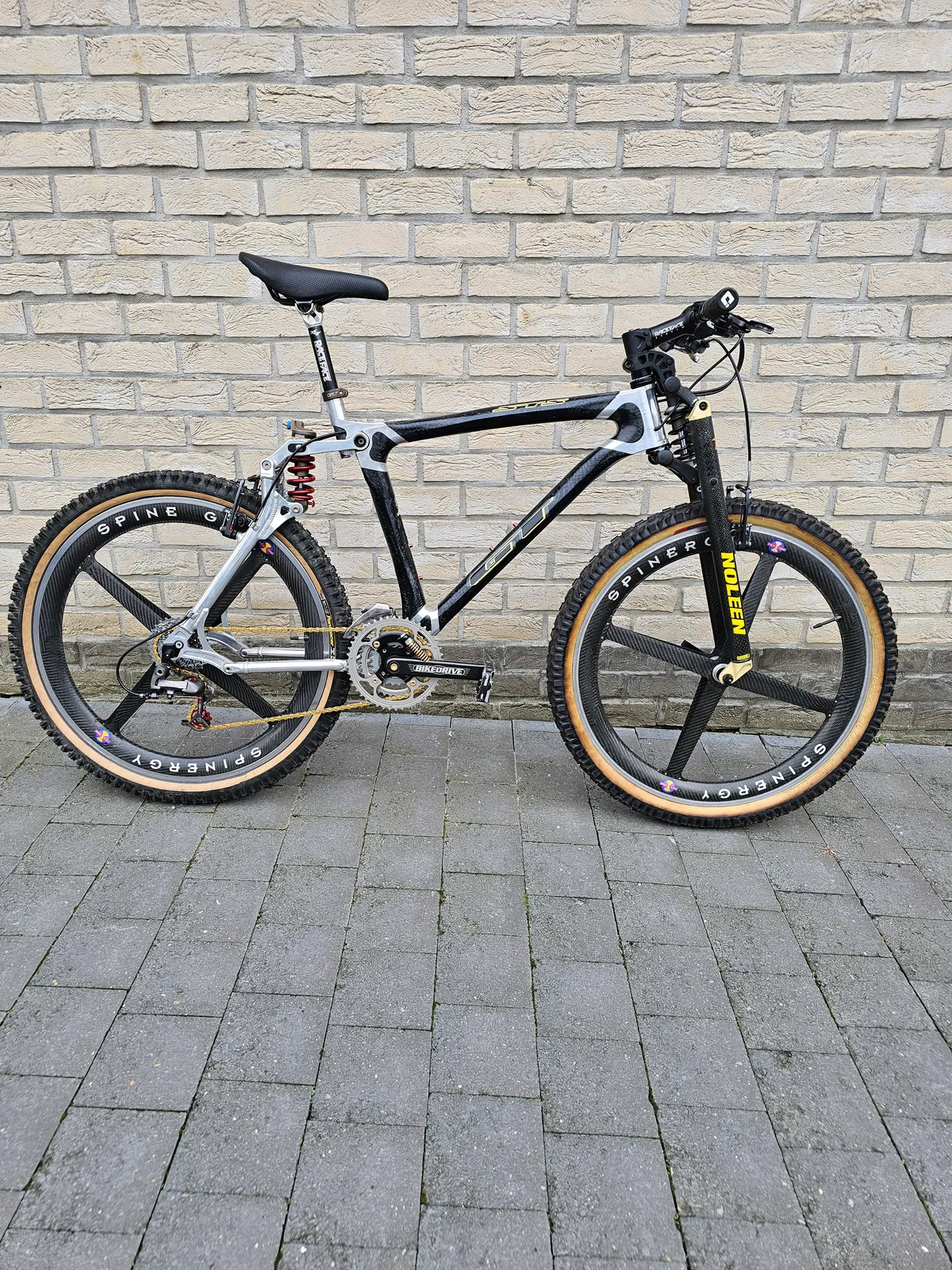 GT STS 1997