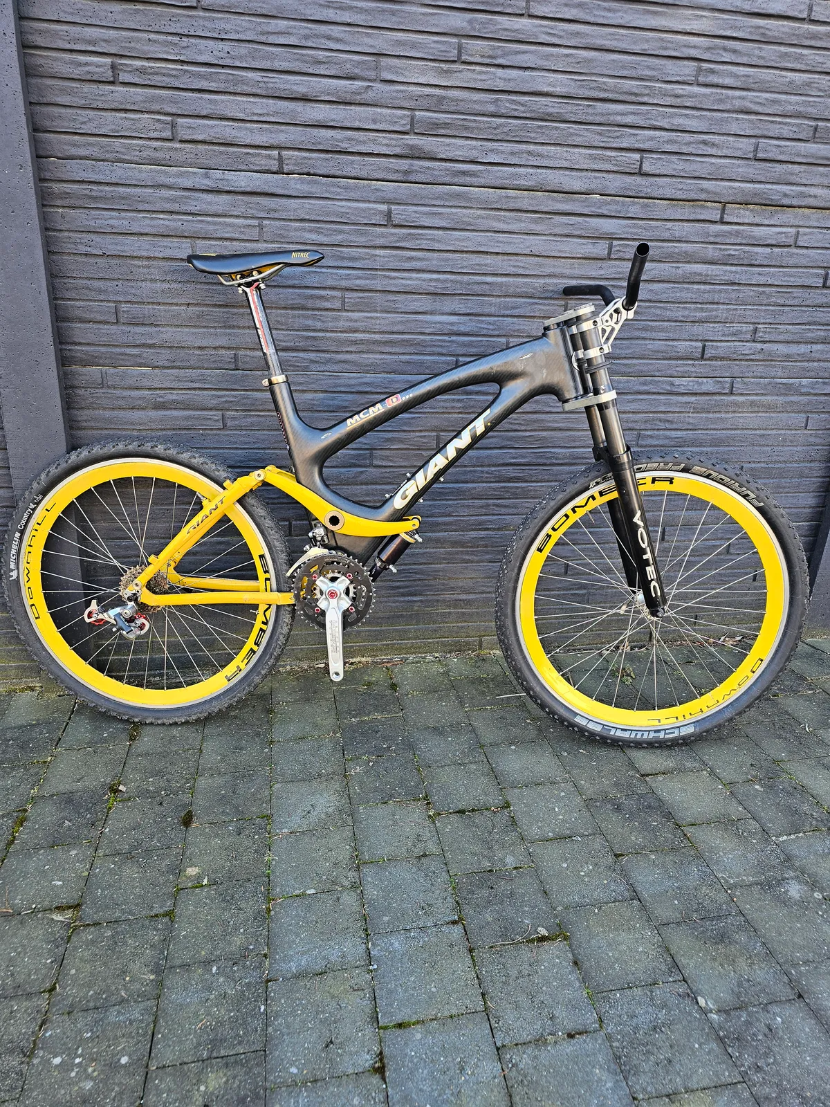 Giant MCM 990 1997 view 3