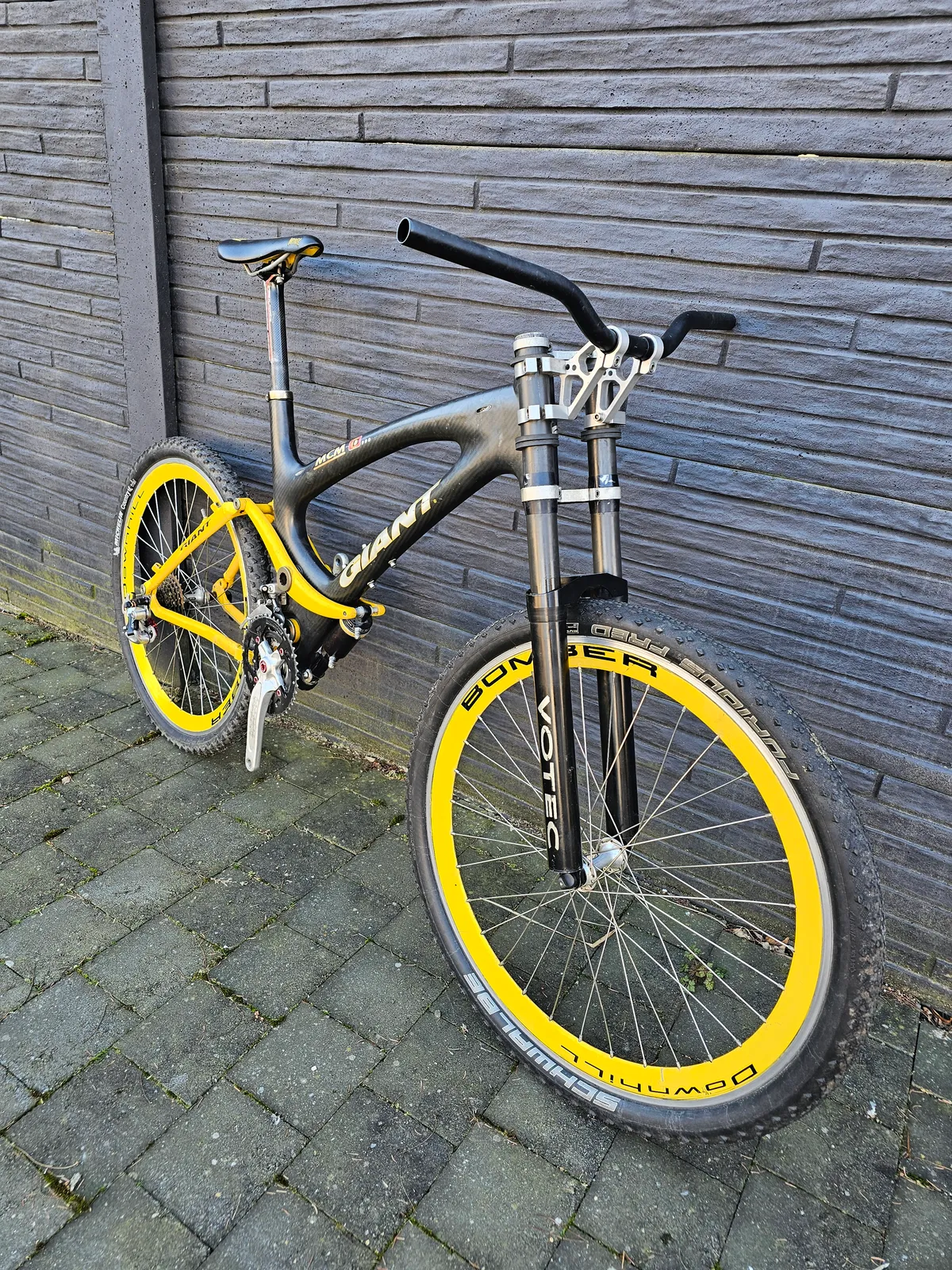 Giant MCM 990 1997 view 5
