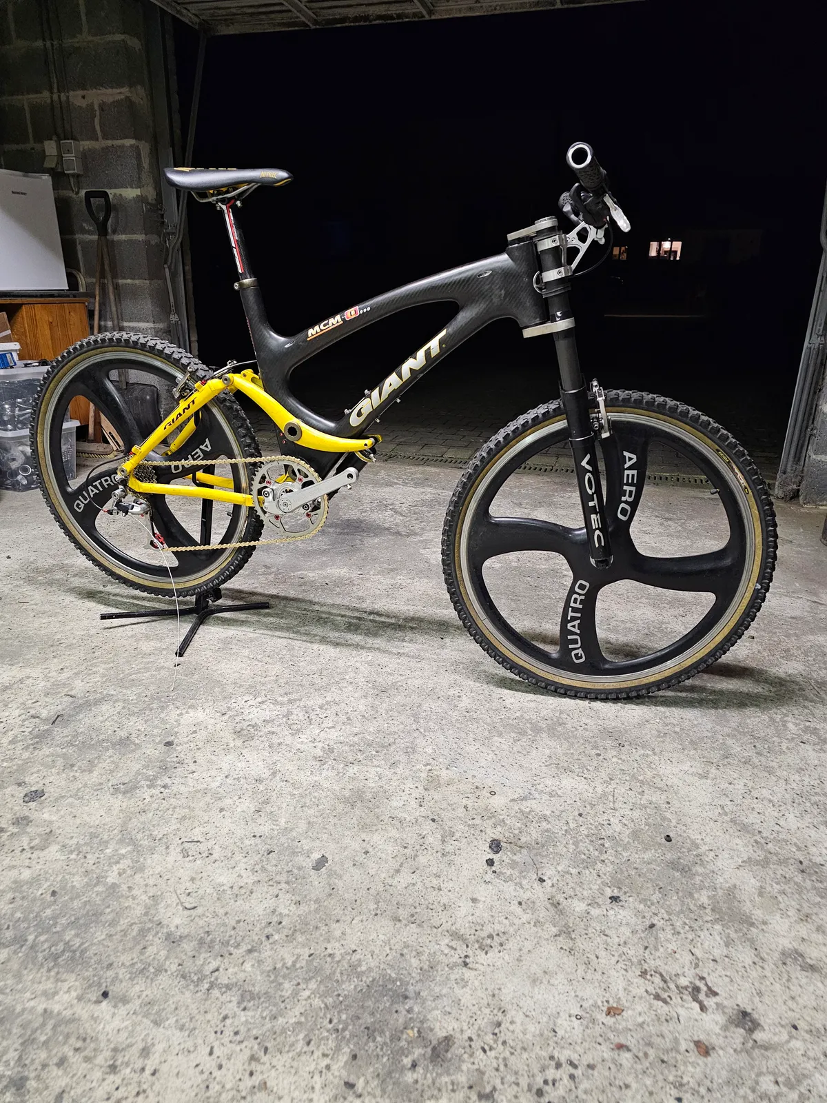 Giant MCM 990 1997 view 7