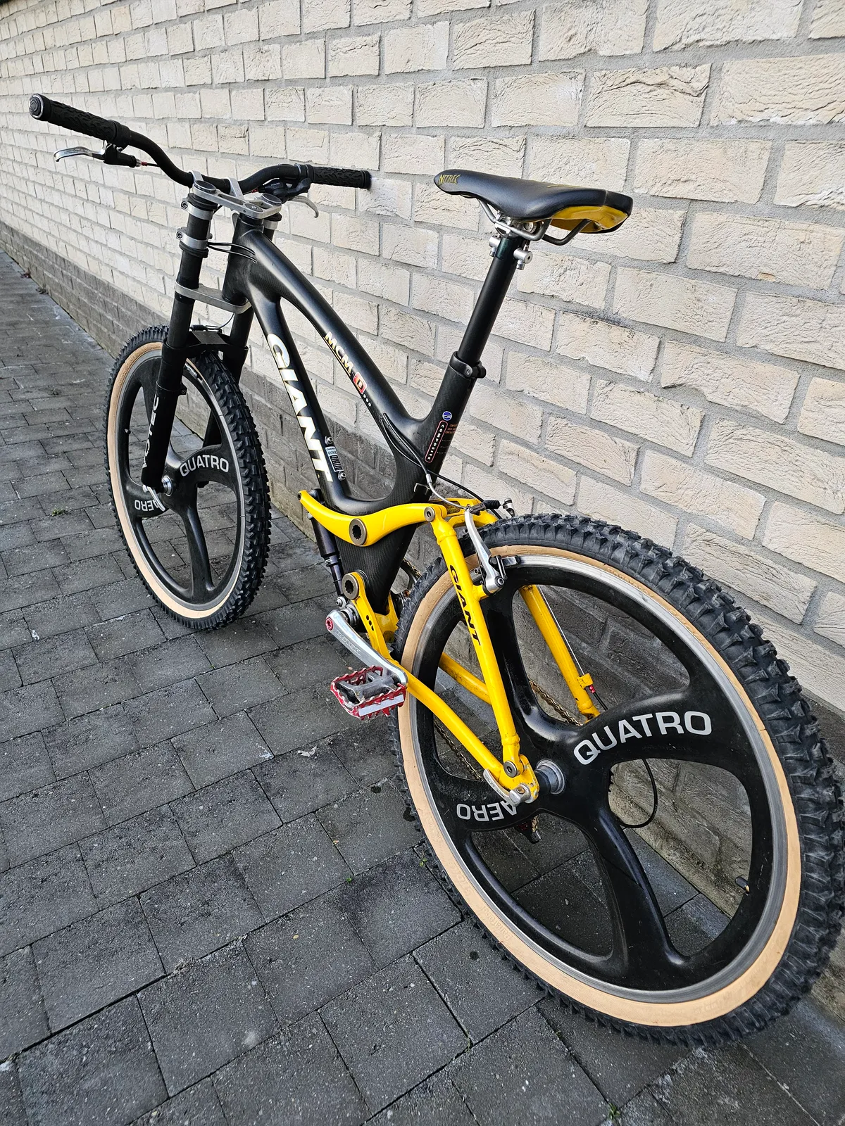 Giant MCM 990 1997 view 18