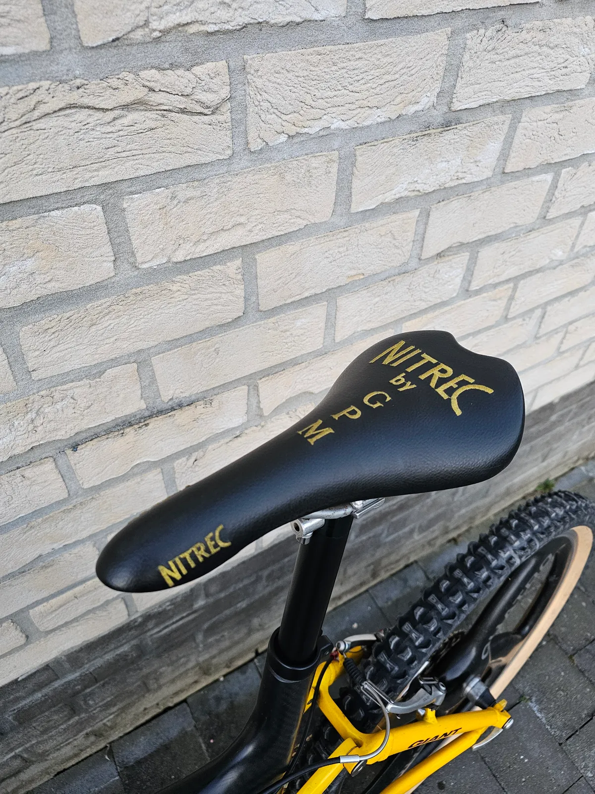 Giant MCM 990 1997 view 19