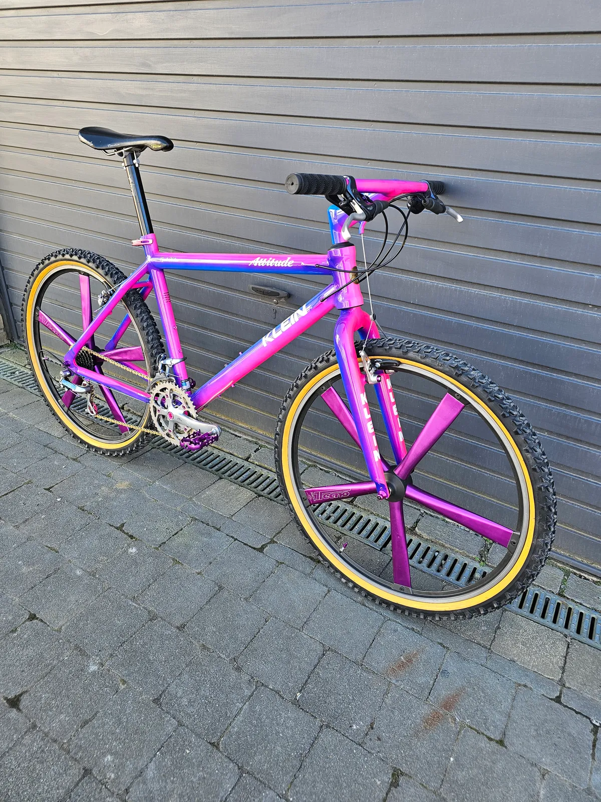 Klein Attitude MC1 1993 Horizon Linear Fade view 39