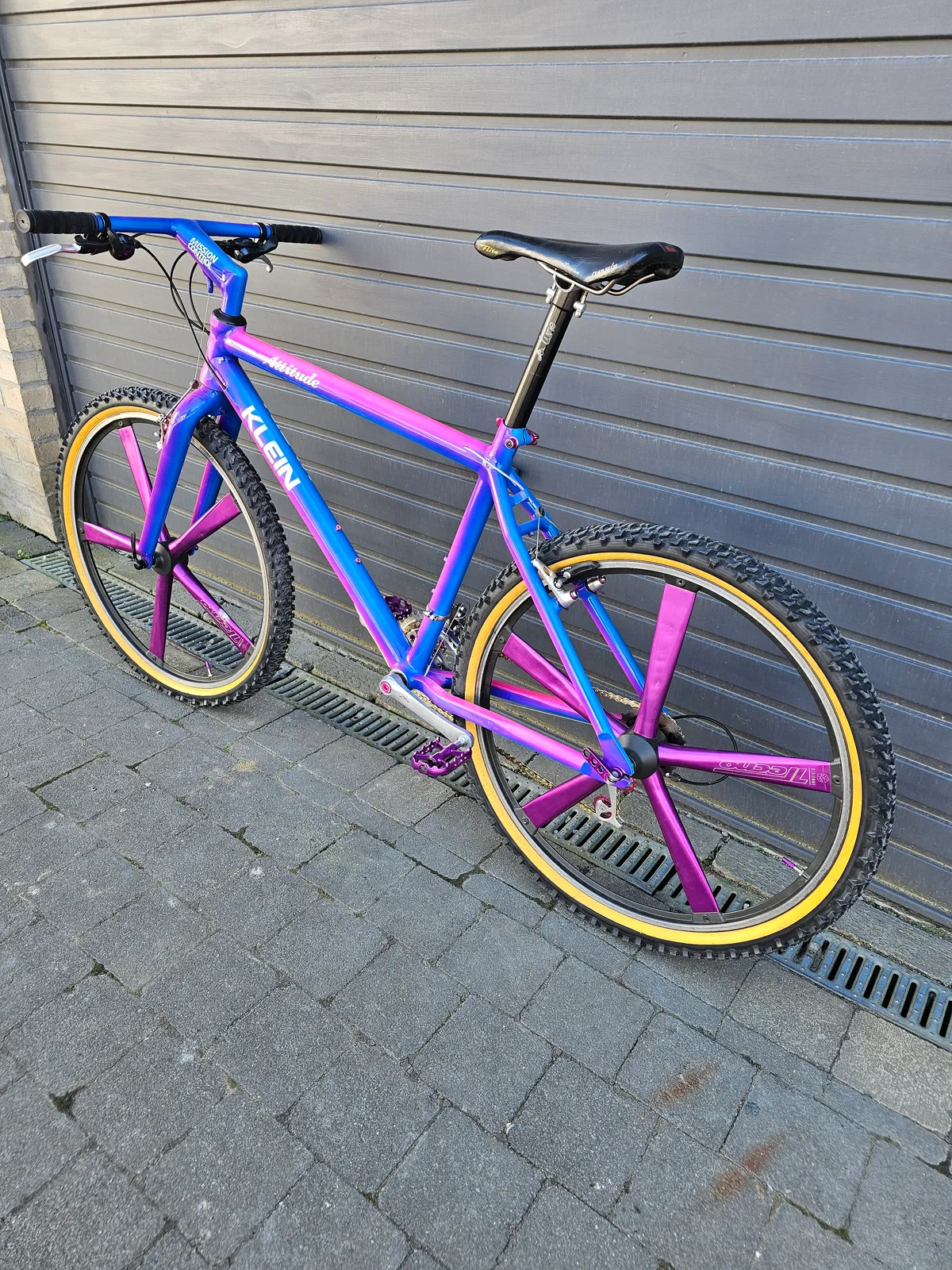 Klein Attitude MC1 1993 Horizon Linear Fade view 44