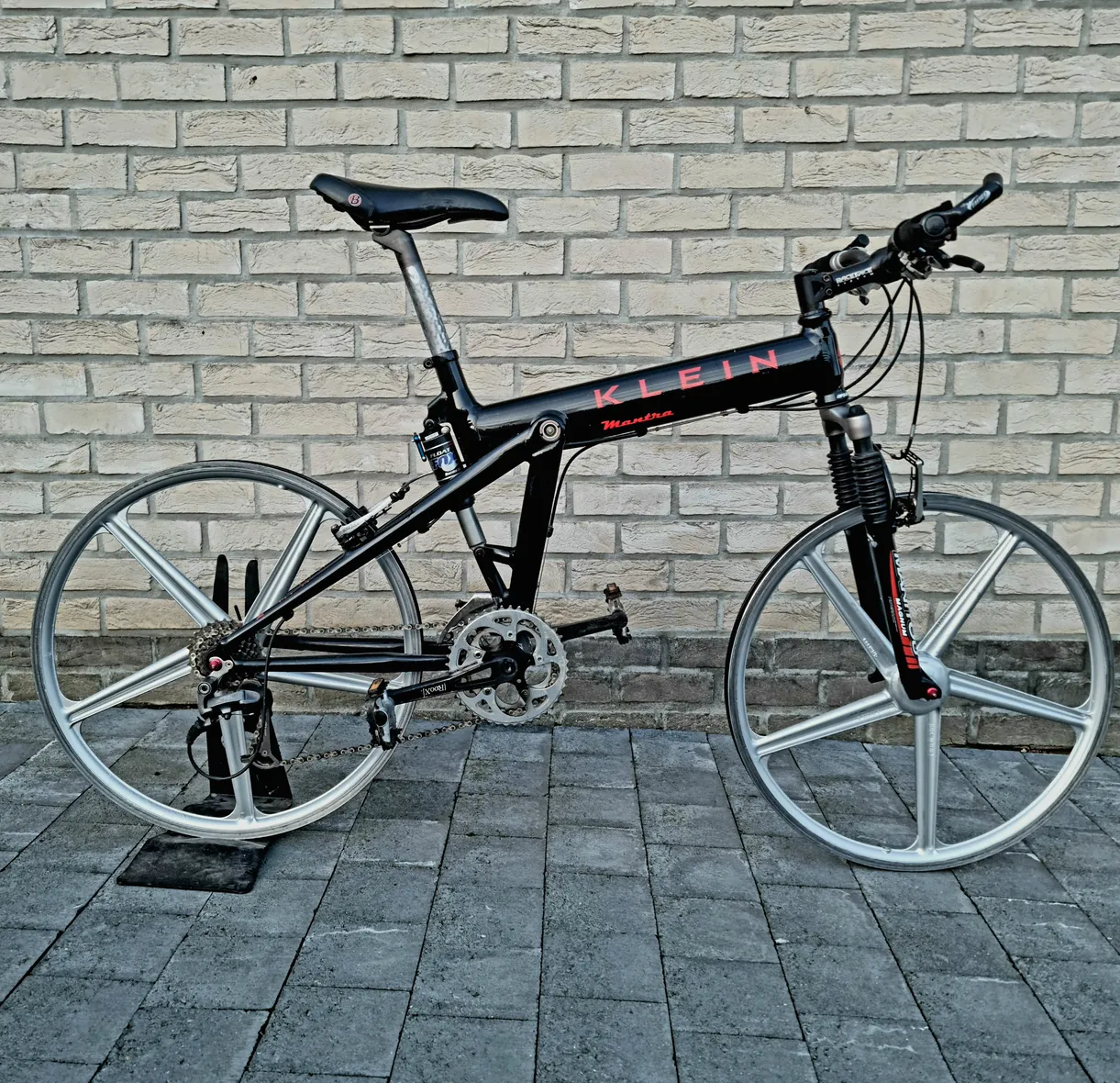 Klein Mantra 1996 view 2