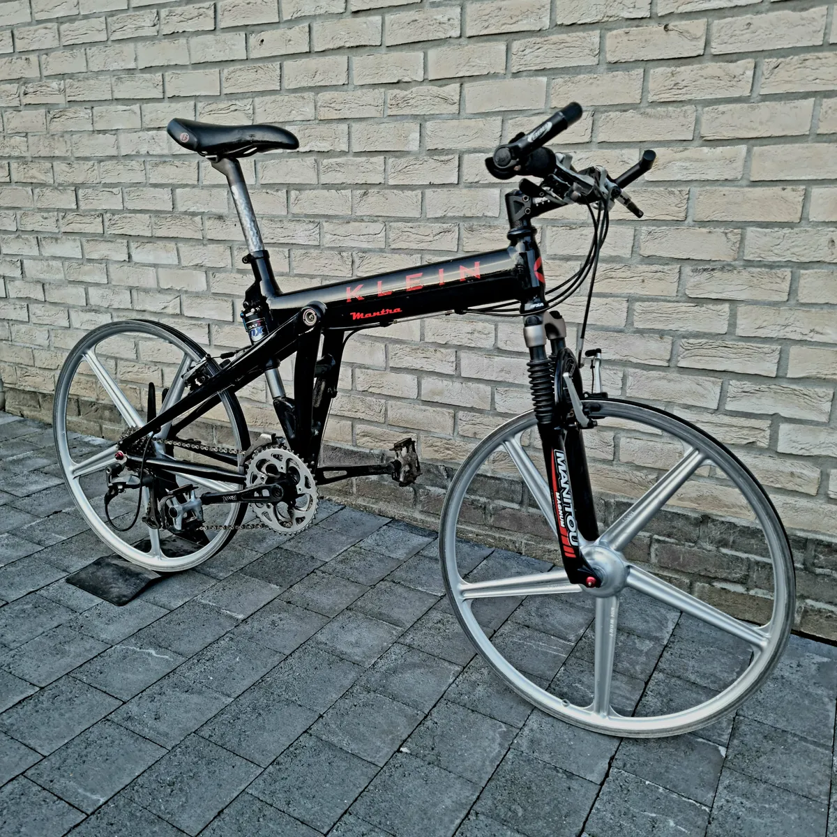 Klein Mantra 1996 view 4