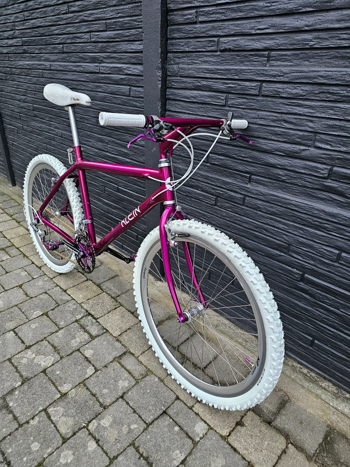 Klein Pinnacle MC1 1992 Candy Pink view 17