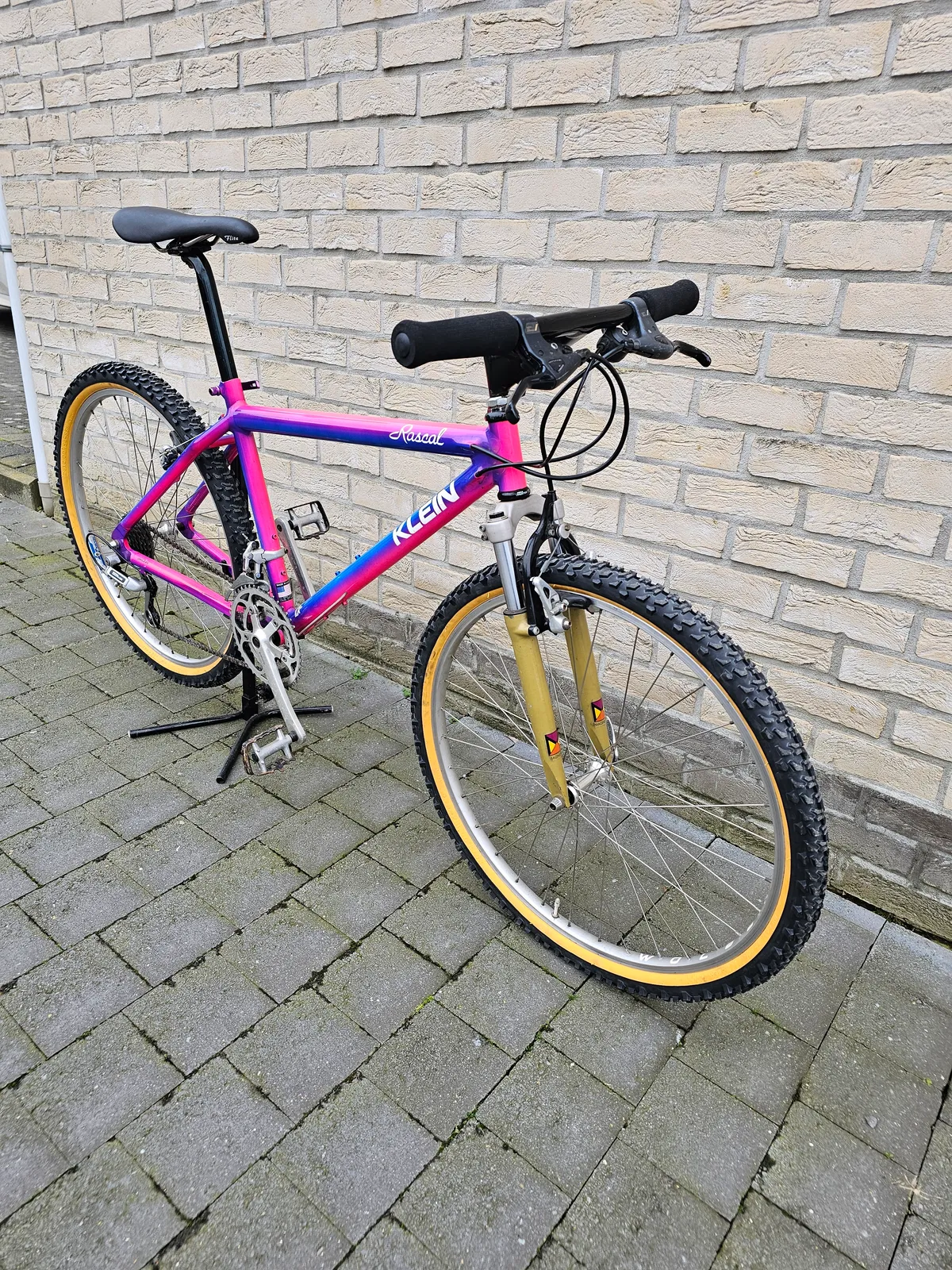 Klein Rascal MC1 1992 Horizon Linear Fade view 4